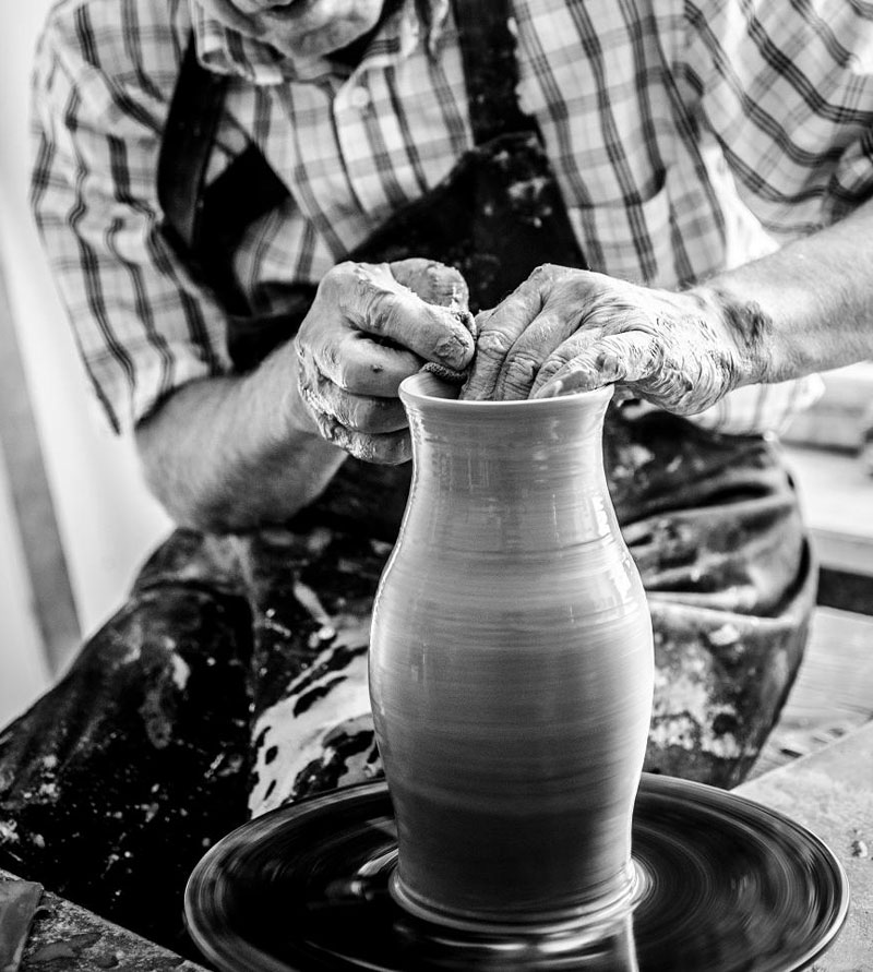 Lavorazione-foggiatura - Ceramiche Simonetti